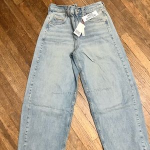 New BDG Urban Outfitters Logan Cinch Back Boyfriend Jean